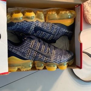 Nike vapor max shoes